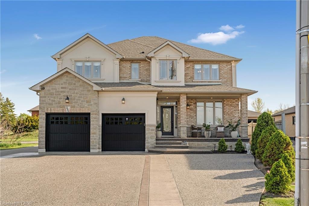 House in Hamilton, Ontario, Canada 3 - 18597220