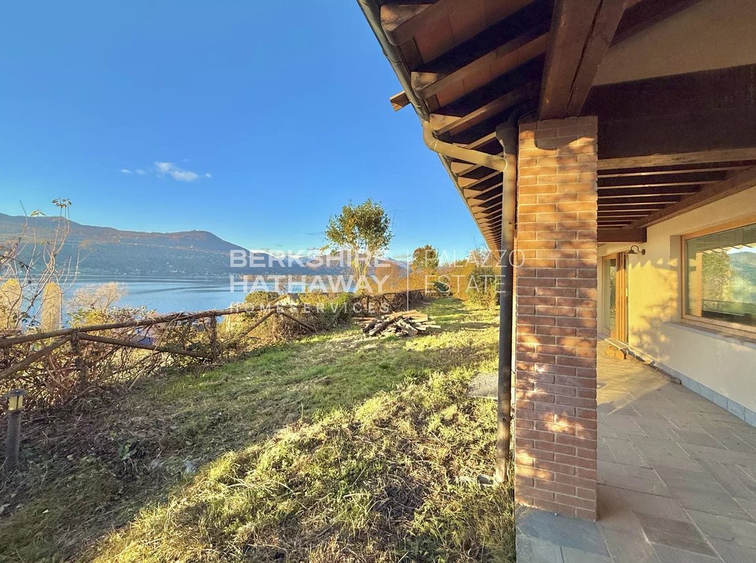 Villa in Angera, Lombardy, Italy 5 - 18598747