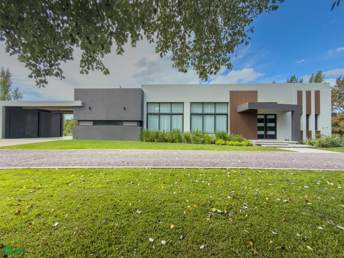 House in Brandsen, Buenos Aires Province, Argentina 2 - 17728978