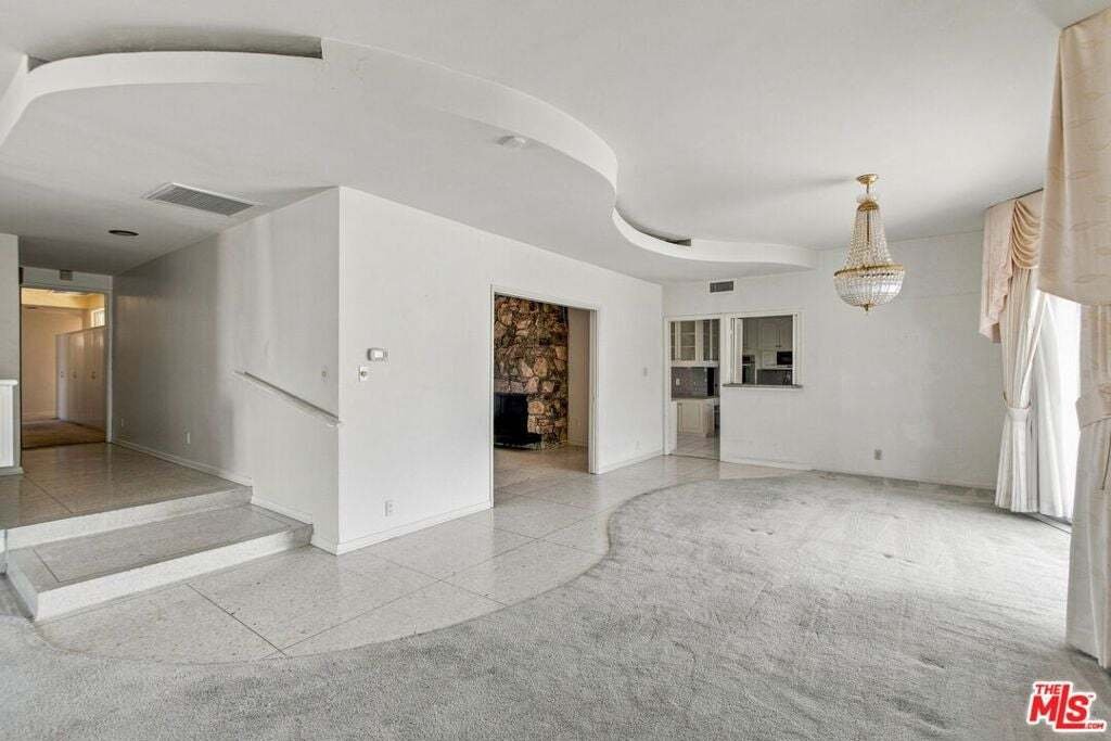 Condo in Los Angeles, California, United States 3 - 18596921