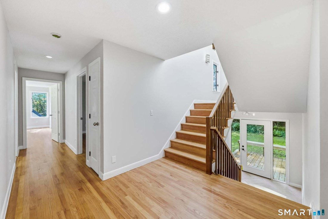 House in Simsbury, Connecticut, United States 5 - 18545528