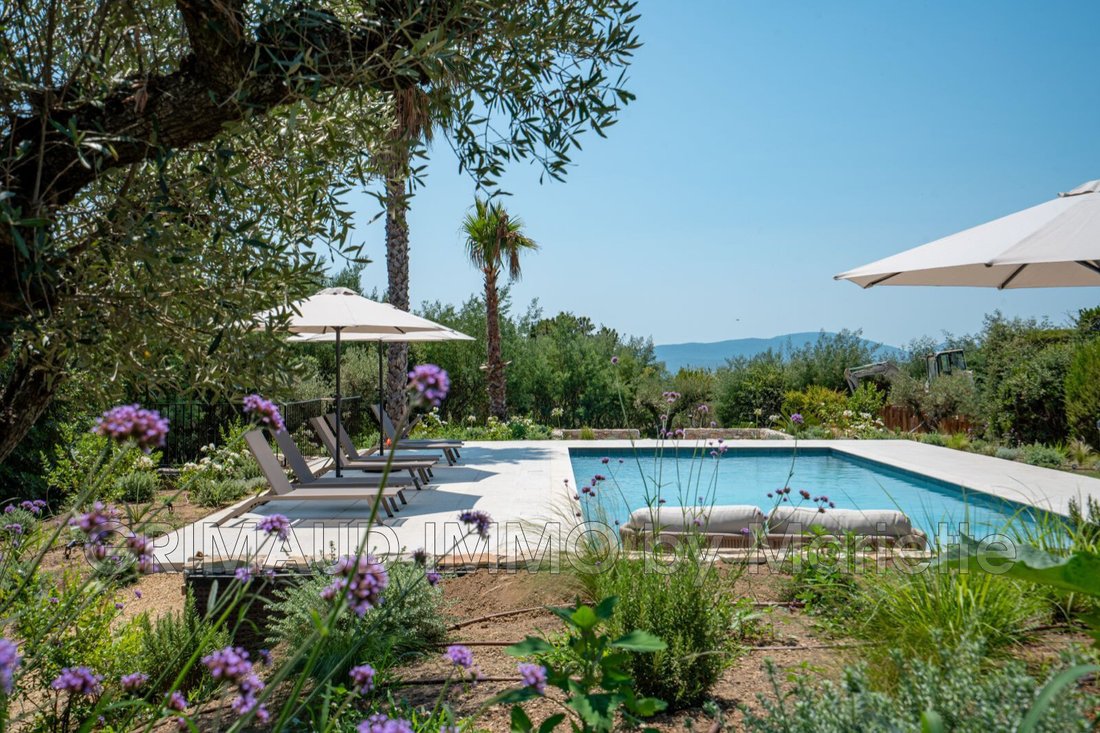 Villa in Grimaud, Provence-Alpes-Côte d'Azur, France 1 - 18598034
