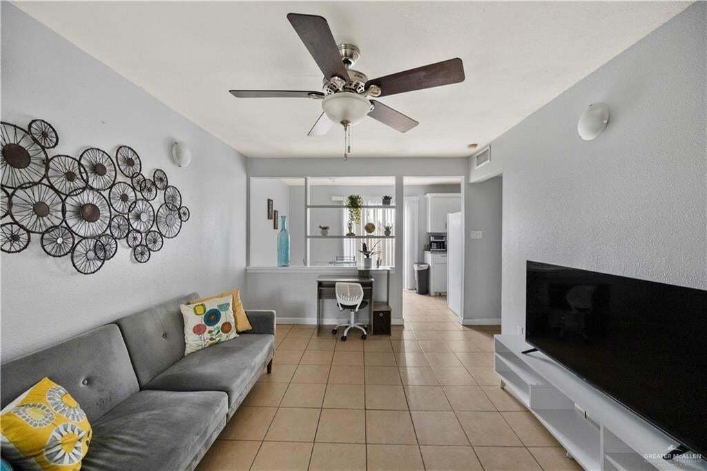 McAllen, Texas, United States 4 - 18601116