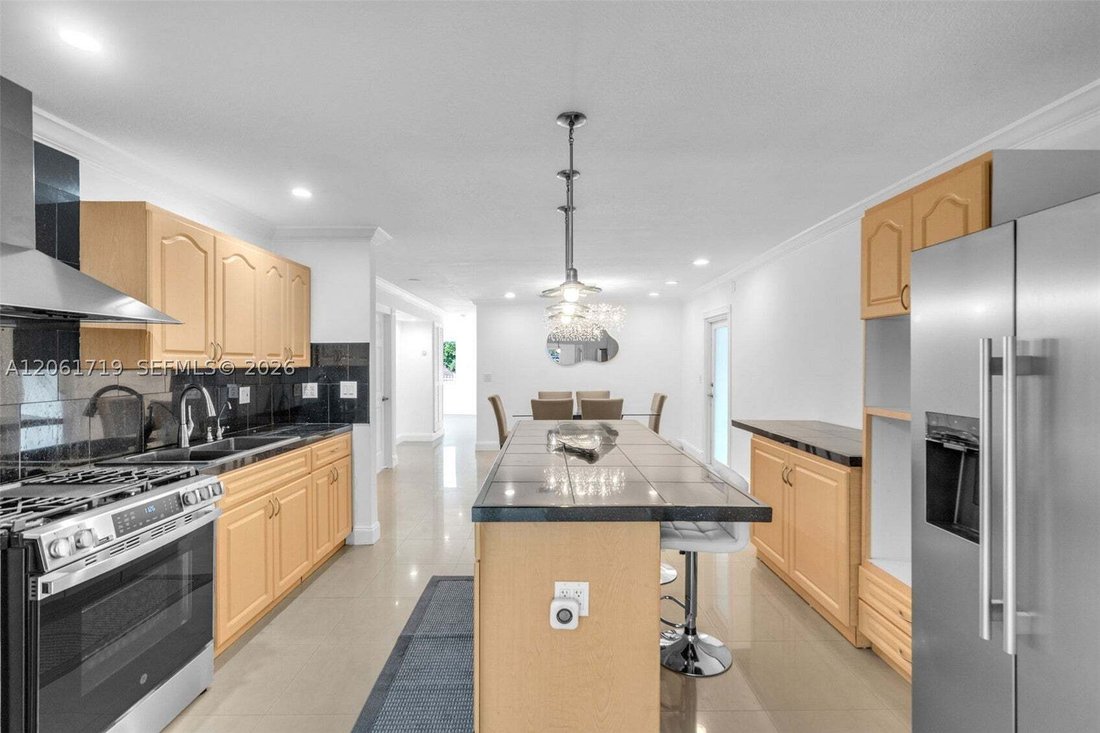 House in Hialeah, Florida, United States 4 - 18596742