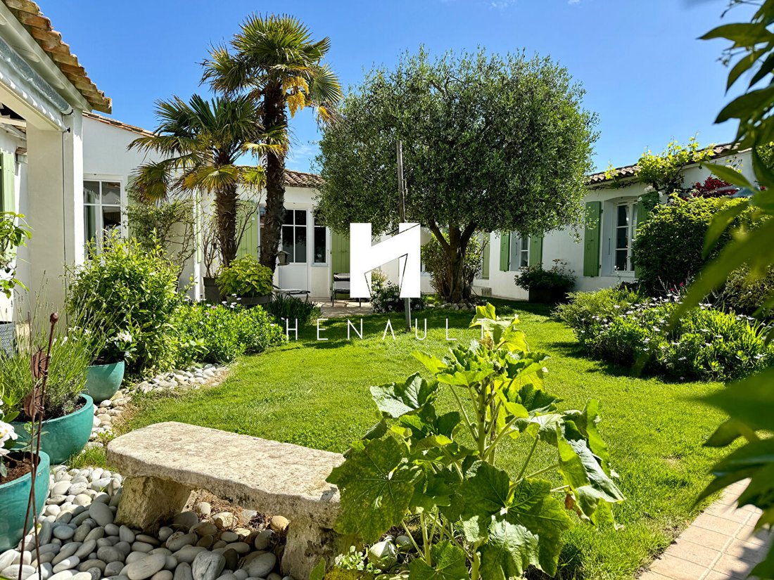 House in La Couarde-sur-Mer, Nouvelle-Aquitaine, France 1 - 18598188