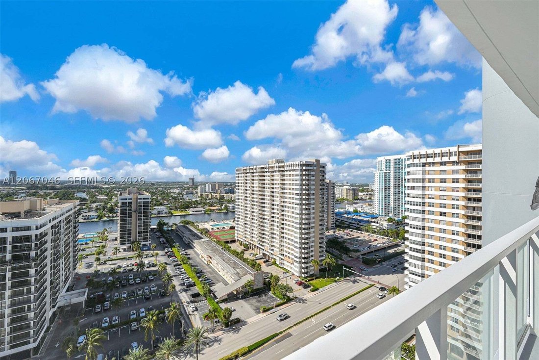 Condo in Hallandale Beach, Florida, United States 4 - 18601022