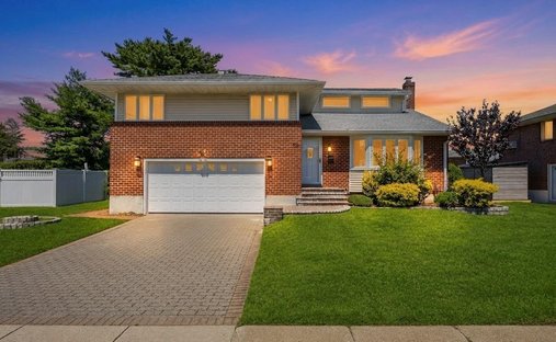 House in Hicksville, New York, United States 1