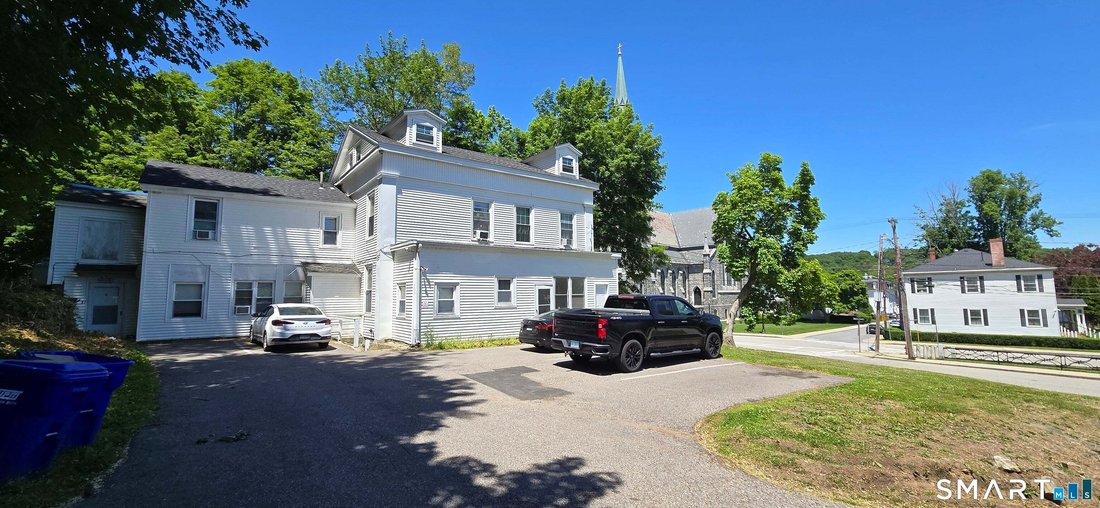 Norwich, Connecticut, United States 3 - 18596415