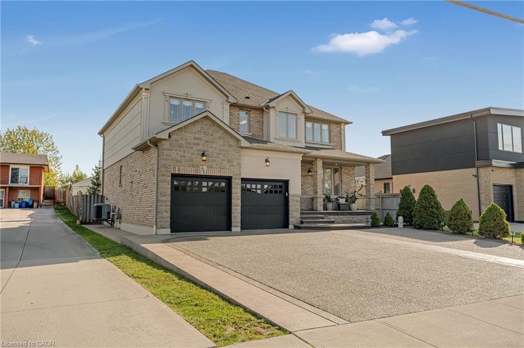 House in Hamilton, Ontario, Canada 2 - 18597220