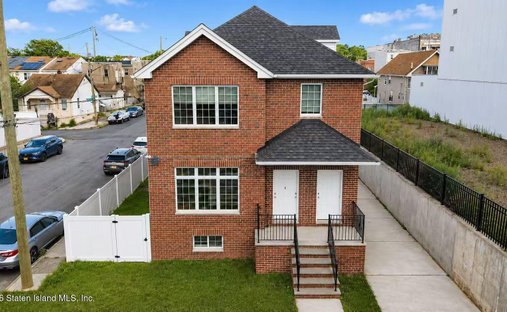 House in New York, New York, United States 1