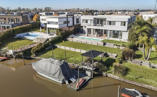 House in Tigre, Buenos Aires Province, Argentina 1
