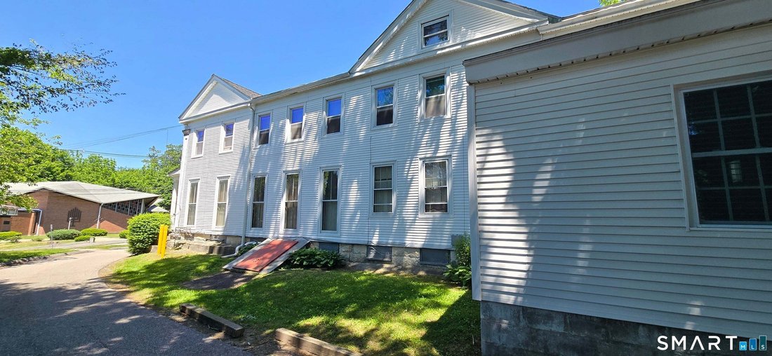 Norwich, Connecticut, United States 5 - 18596415