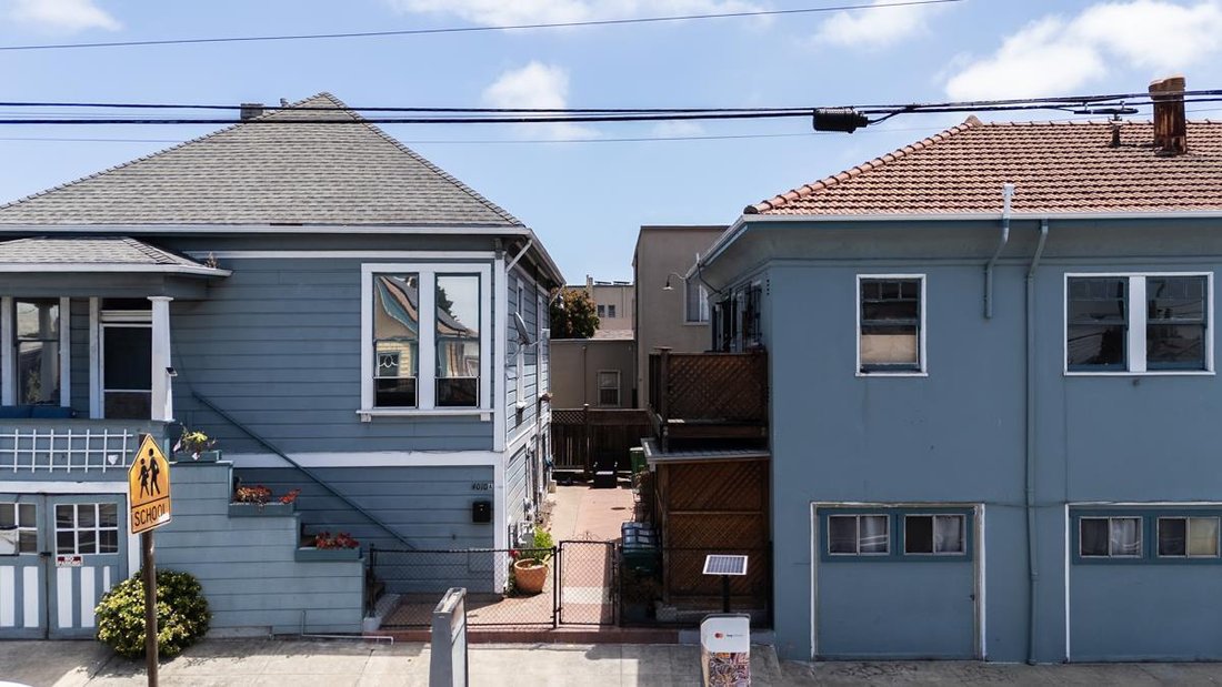 Oakland, California, United States 2 - 18600621