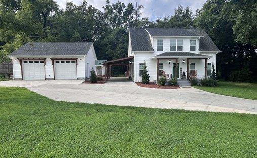 House in Hampshire, Tennessee, United States 1