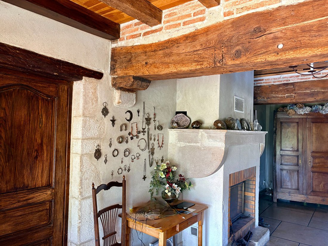 Villa in Saint-Rémy, Auvergne-Rhône-Alpes, France 4 - 18598844