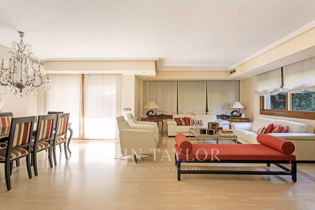 Townhouse in Las Rozas de Madrid, Comunidad de Madrid, Spain 2 - 18598378