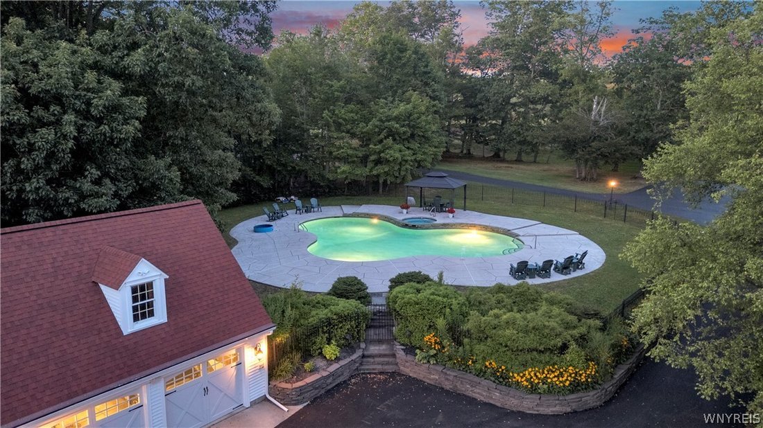 House in East Aurora, New York, United States 4 - 18600905
