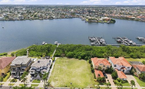Land in Apollo Beach, Florida, United States 1