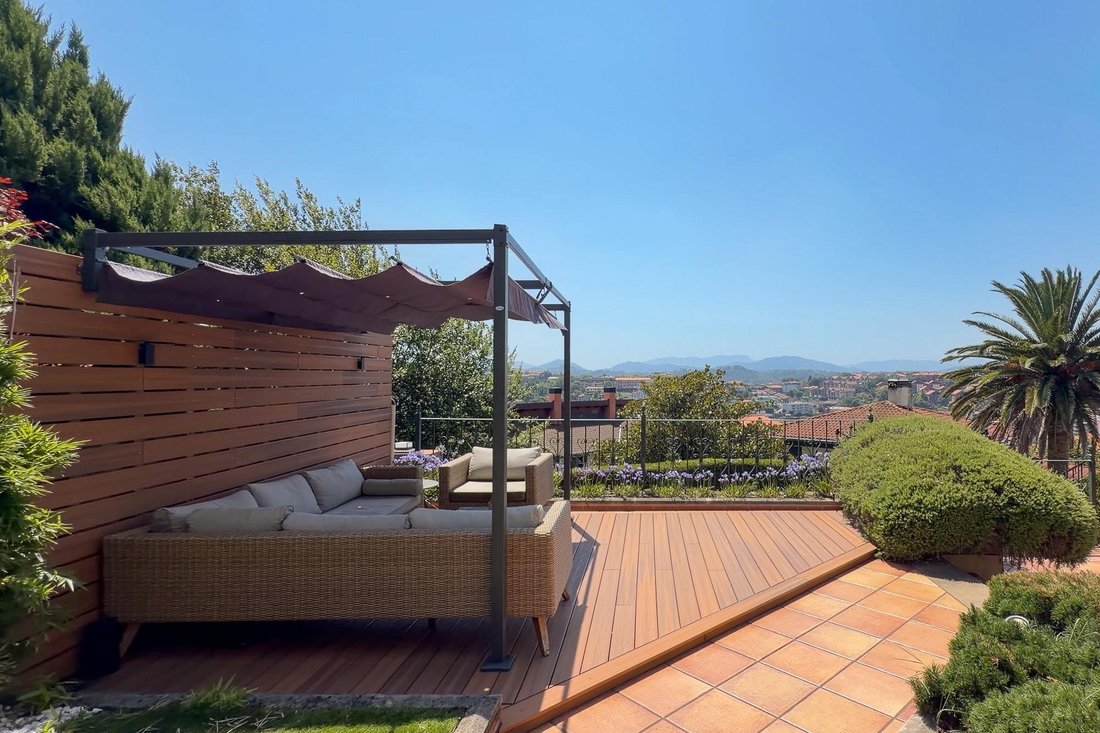 Villa in Ipar-Ekialdea, Donostia-San Sebastian, Spain 3 - 18598049