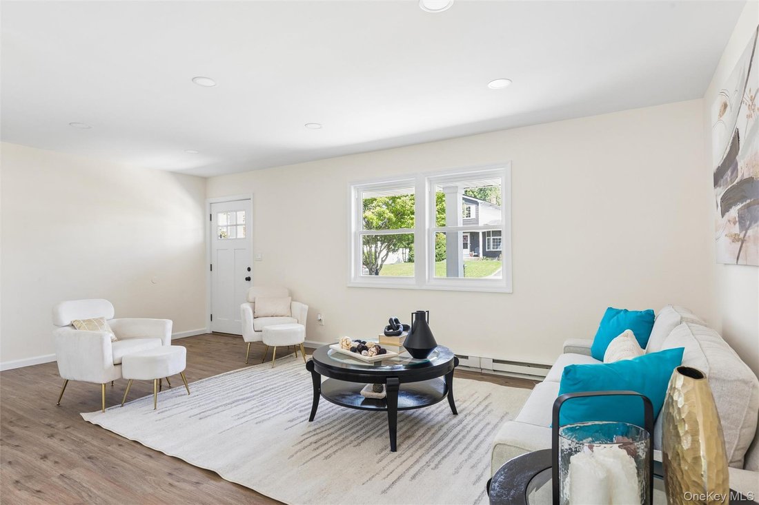 House in East Patchogue, New York, United States 5 - 18602378