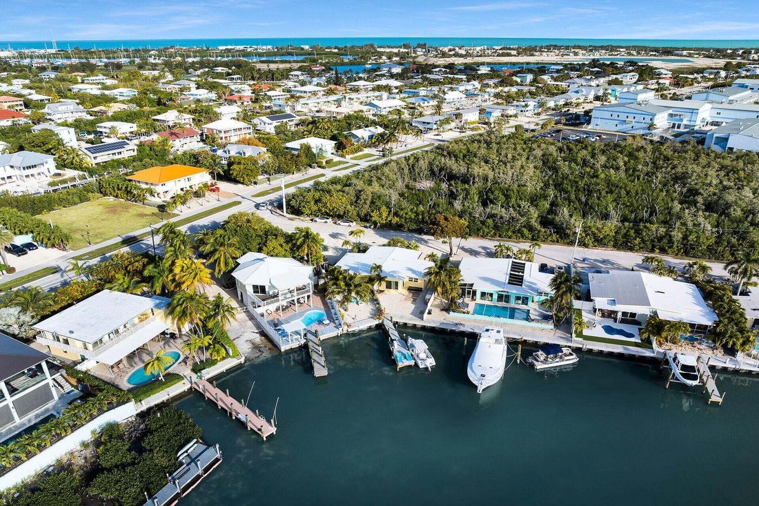 Marathon, Florida, United States 5 - 18596307