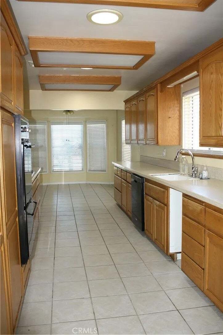 Condo in Signal Hill, California, United States 4 - 18597872