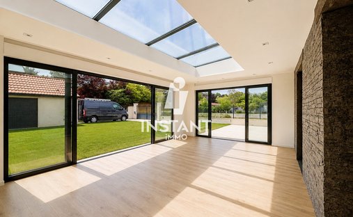 House in Nord Est, Gretz-Armainvilliers, France 1