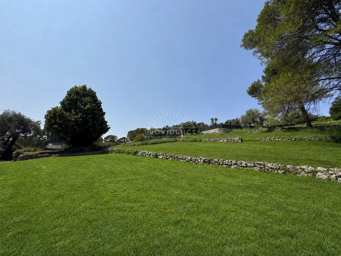 Land in Mougins, Provence-Alpes-Côte d'Azur, France 1 - 18598379