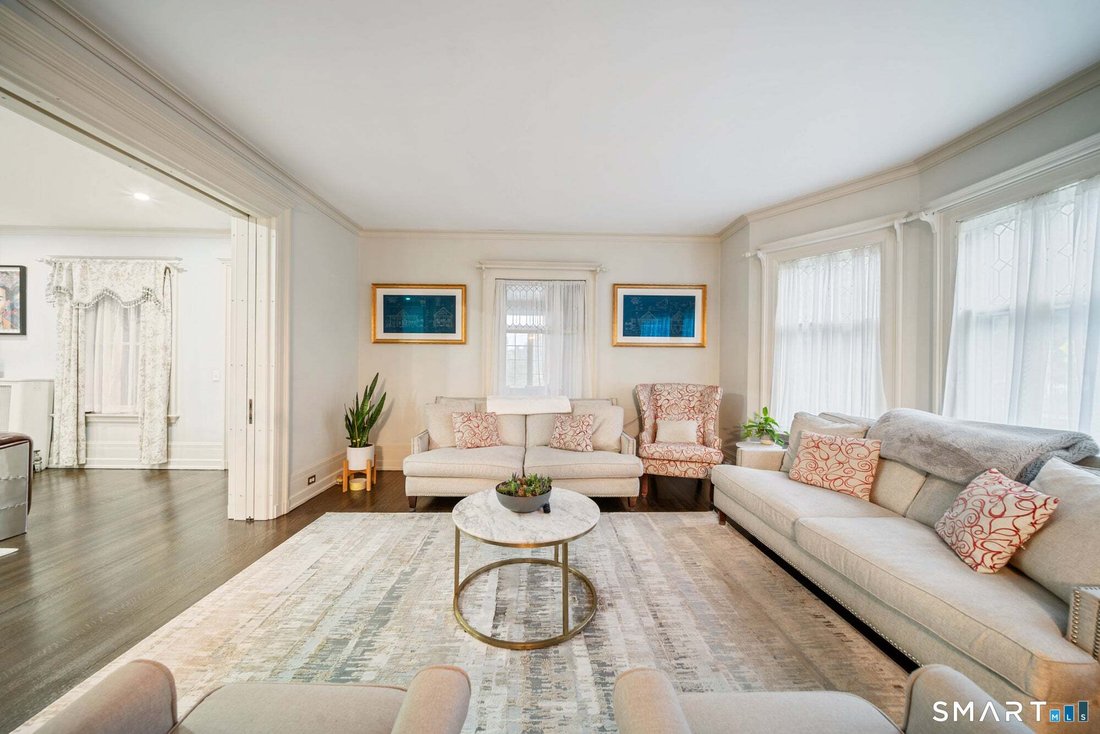 House in Naugatuck, Connecticut, United States 5 - 18599954