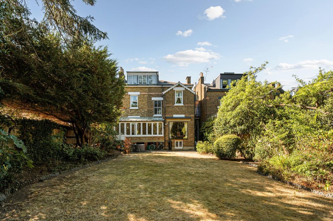 House in Acton, Ealing, England 1 - 18599869