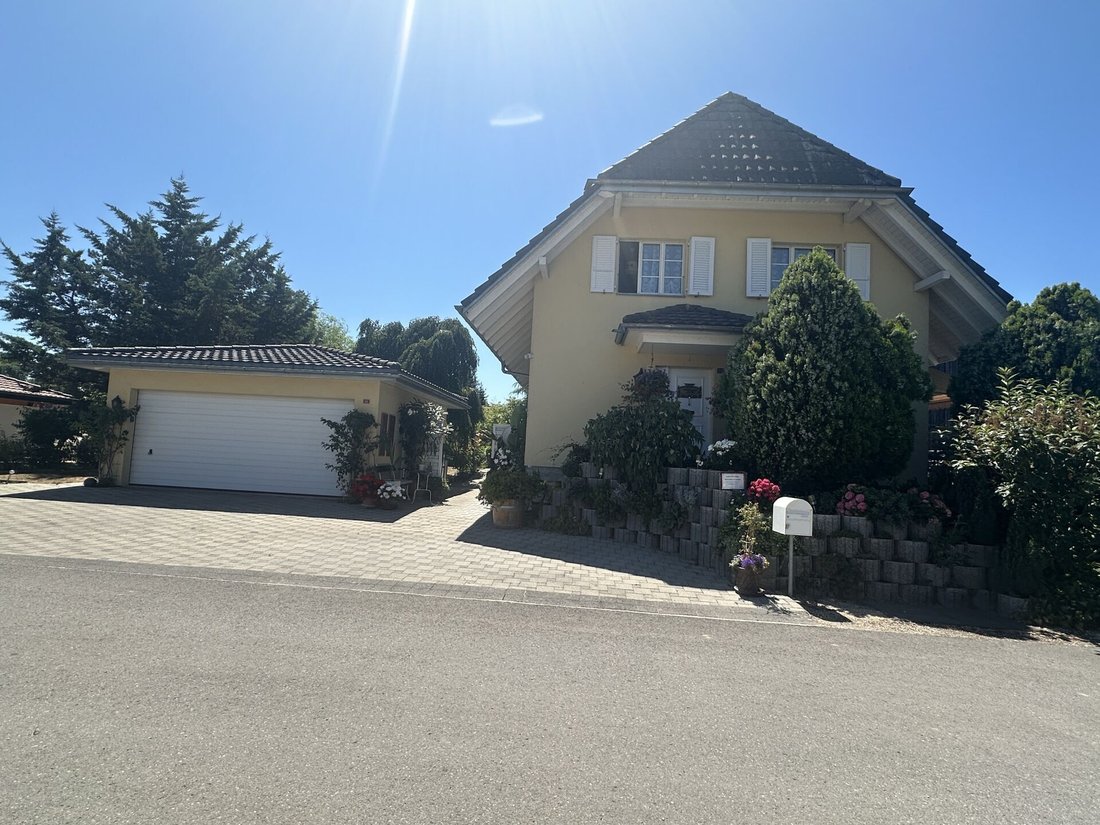 Villa in Vully-les-Lacs, Vaud, Switzerland 1 - 18599877