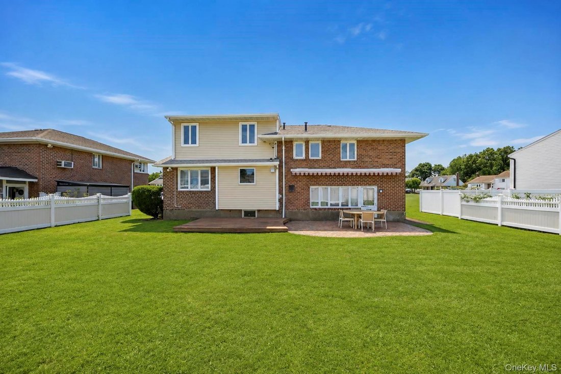 House in Hicksville, New York, United States 3 - 18600278