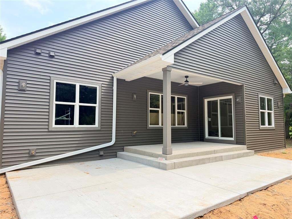House in Chippewa Falls, Wisconsin, United States 4 - 18225833