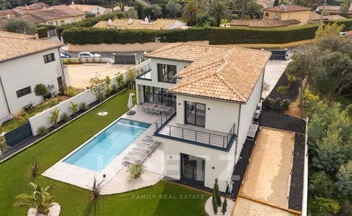 Villa in Nartelle-Noyer-Bellevue-bd des Sardinaux, Sainte-Maxime, France 1
