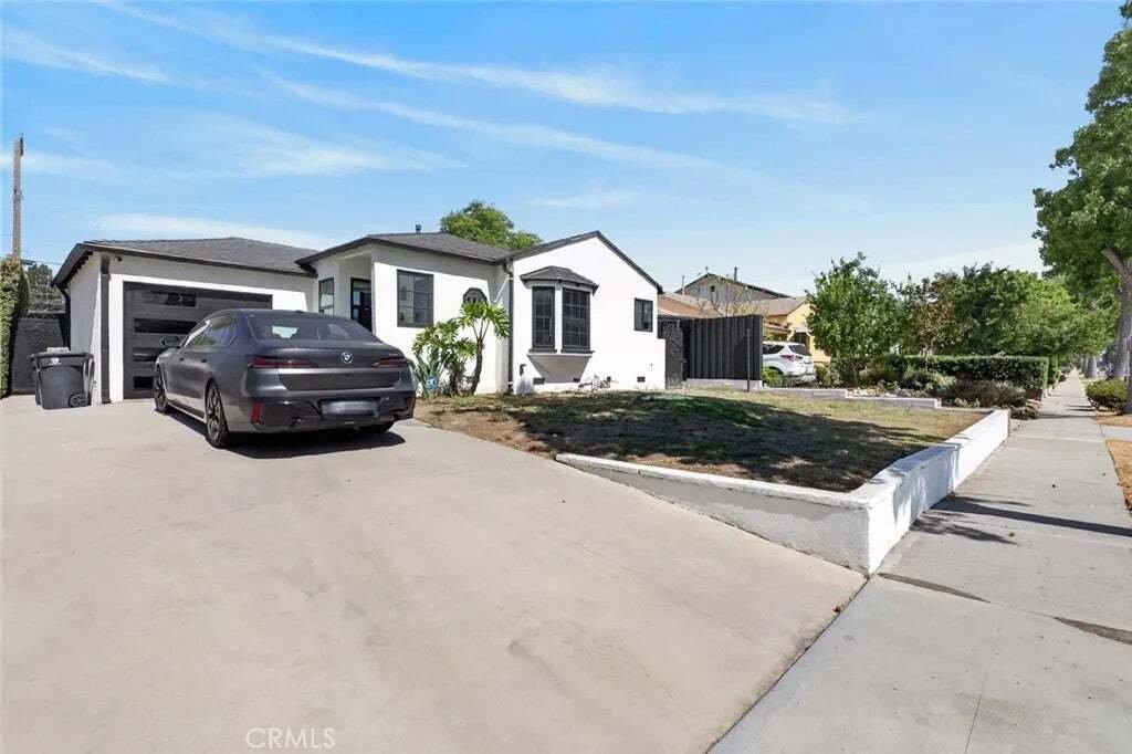 House in Burbank, California, United States 2 - 18602026