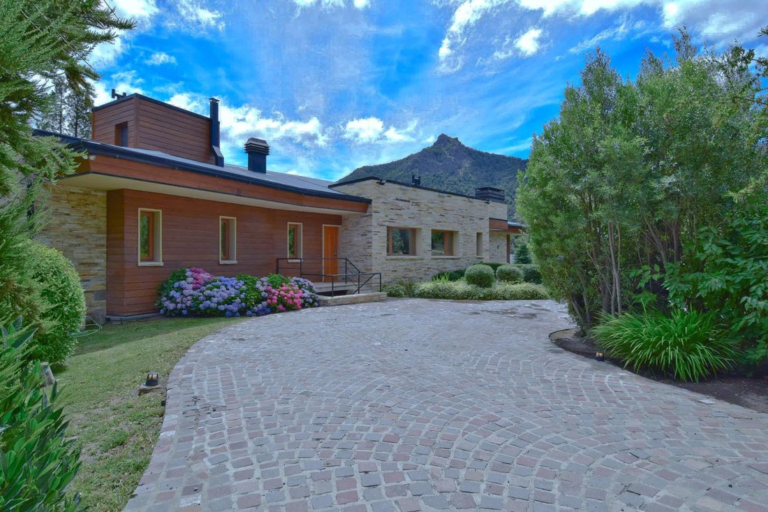 House in San Carlos de Bariloche, Río Negro, Argentina 3 - 18531809