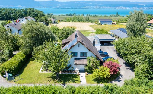 Villa in Delley-Portalban, Freiburg, Schweiz 1