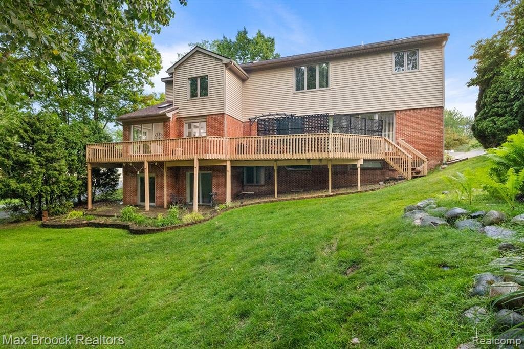 House in Sylvan Lake, Michigan, United States 2 - 18596565
