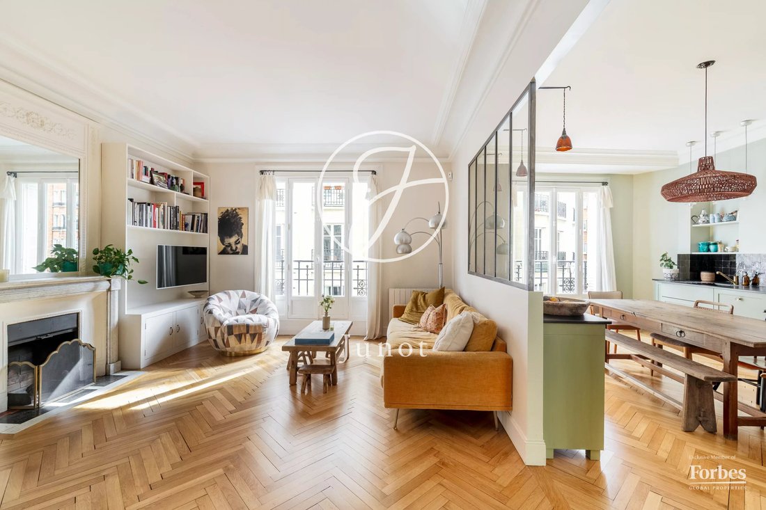 Apartment in Grandes Carrières-Clichy, Paris 18e Arrondissement, Paris 2 - 18602804