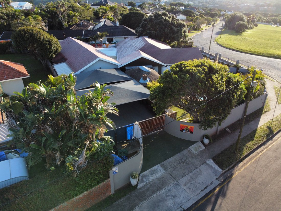 House in Nahoon, Eastern Cape, South Africa 4 - 18598875