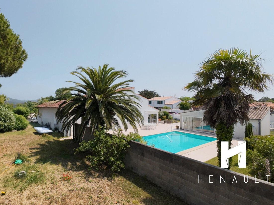 House in La Couarde-sur-Mer, Nouvelle-Aquitaine, France 2 - 18598295