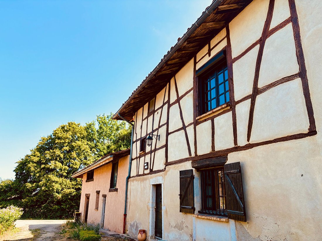 Villa in Saint-Rémy, Auvergne-Rhône-Alpes, France 1 - 18598844
