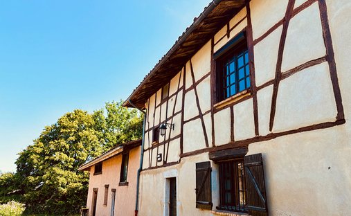 Villa in Saint-Rémy, Auvergne-Rhône-Alpes, France 1