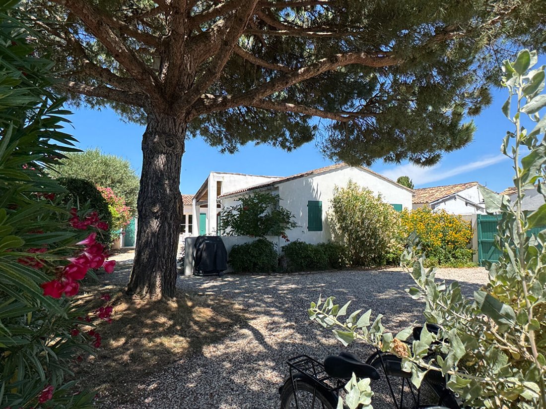 House in La Couarde-sur-Mer, Nouvelle-Aquitaine, France 1 - 18598240