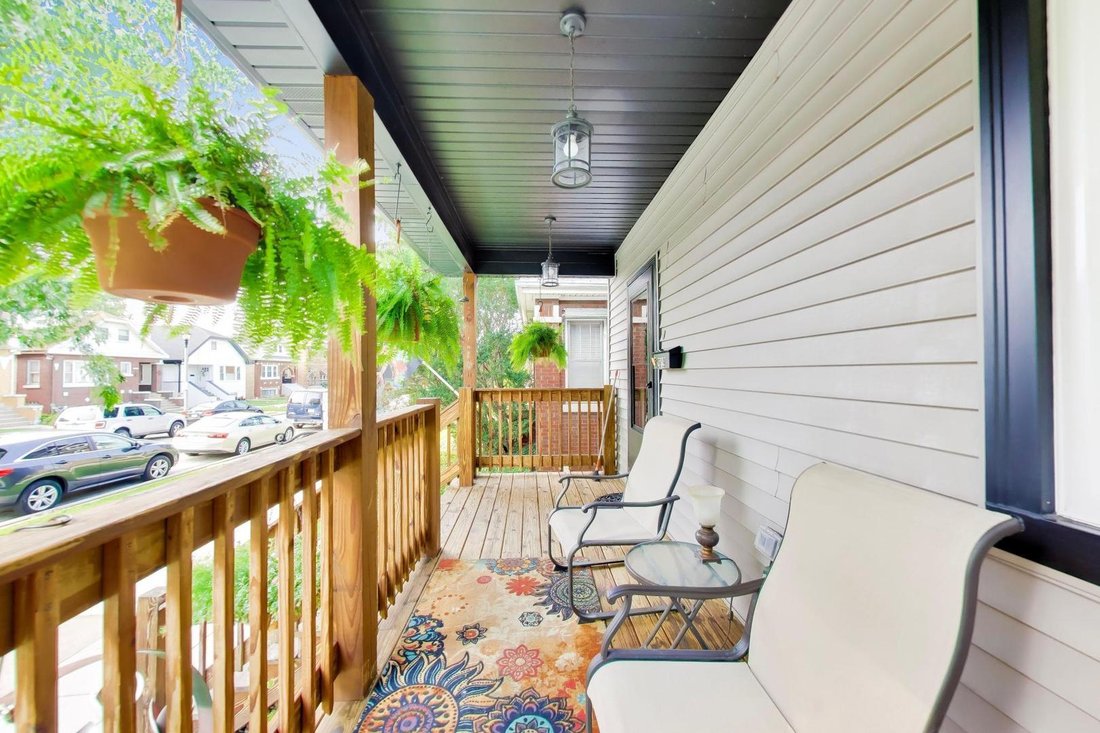 House in Berwyn, Illinois, United States 5 - 18597502