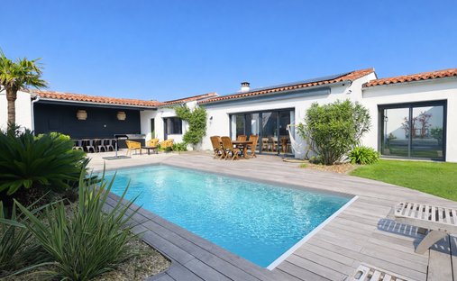 House in Sainte-Marie-de-Ré, Nouvelle-Aquitaine, France 1
