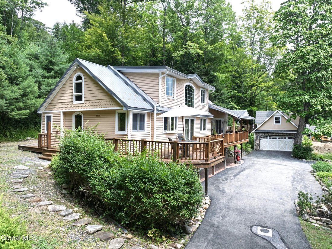 House in Hadley, New York, United States 2 - 18601140