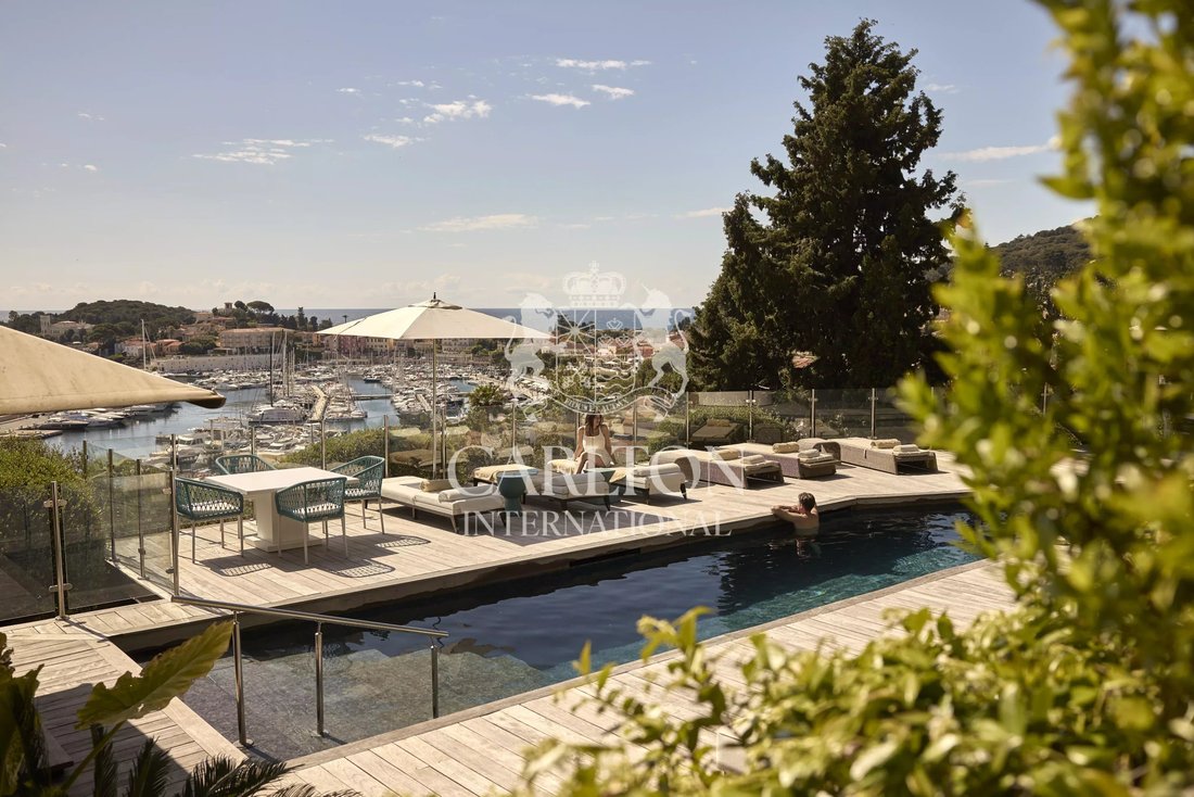 Estate in Saint-Jean-Cap-Ferrat, Provence-Alpes-Côte d'Azur, France 1 - 18549913