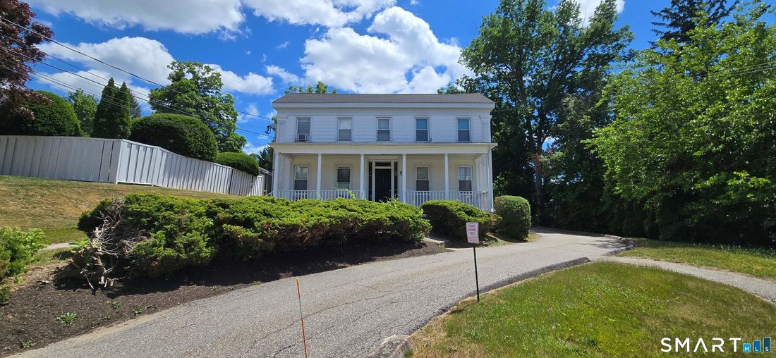 Norwich, Connecticut, United States 4 - 18596415