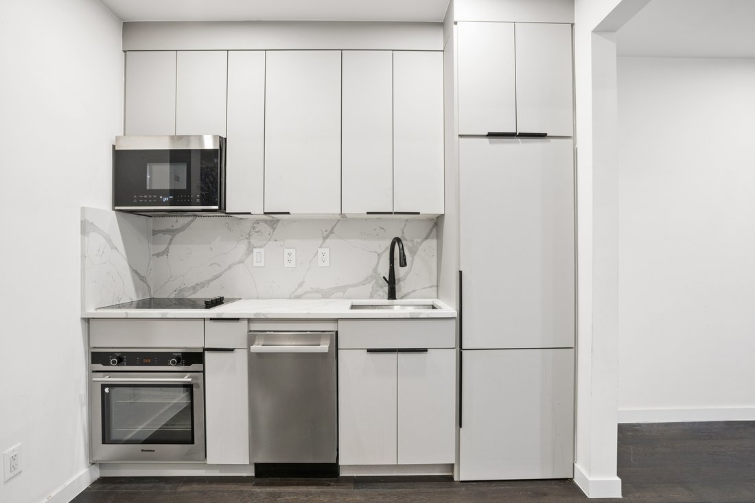 New York, New York, United States 5 - 18585215
